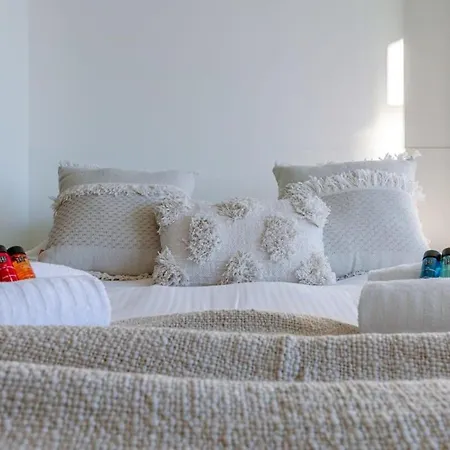 Huswell - Modern Near The Sea And בית נופש