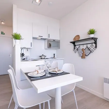 בית נופש Huswell - Modern Near The Sea And *